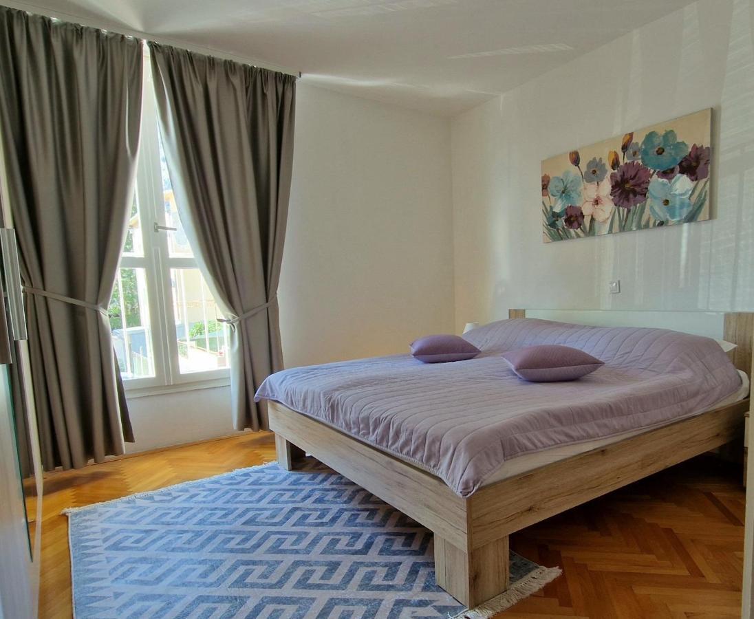 Apartment Dina Omiš Esterno foto