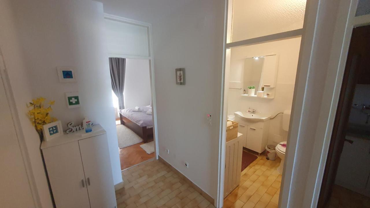 Apartment Dina Omiš Esterno foto