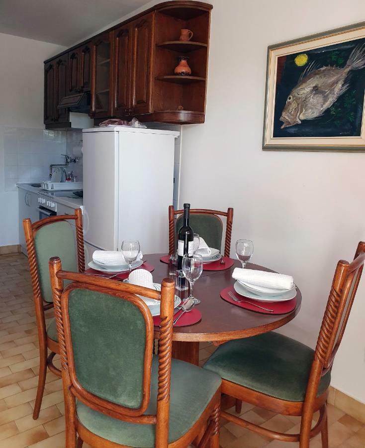 Apartment Dina Omiš Esterno foto