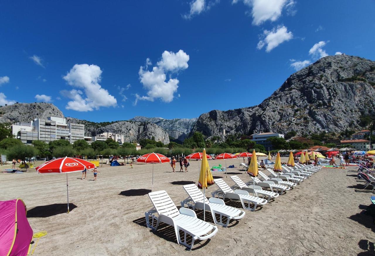 Apartment Dina Omiš Esterno foto